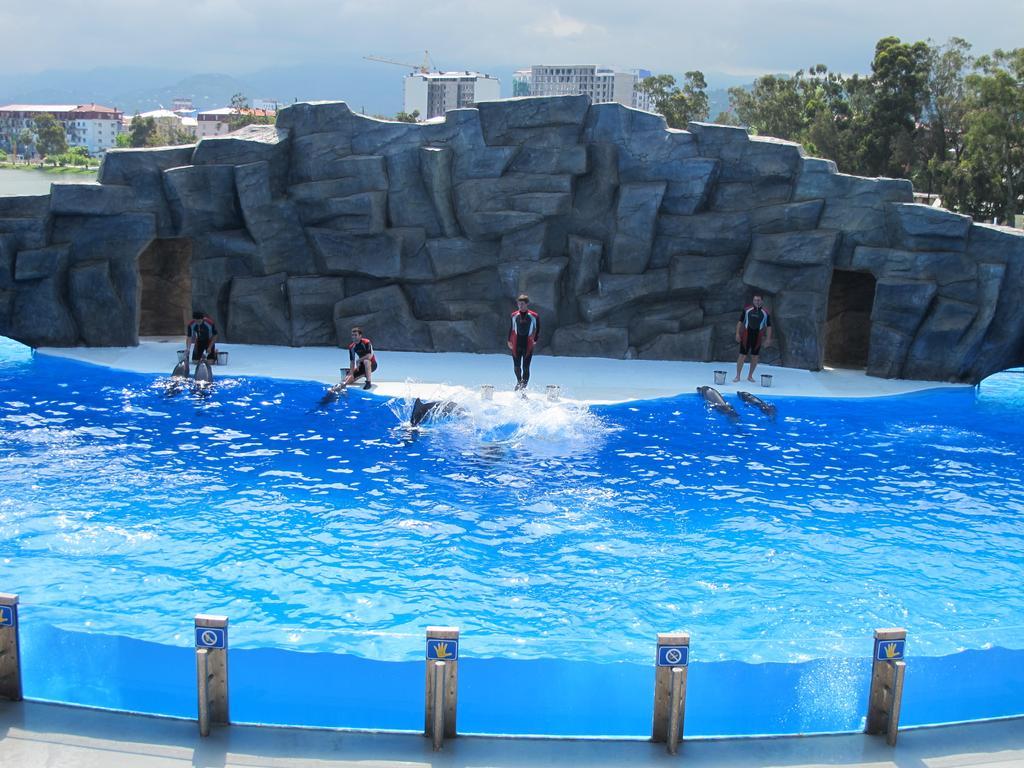 Aparthotel In Orbi Sea Towers バトゥーミ エクステリア 写真