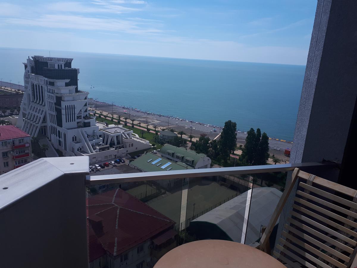 Aparthotel In Orbi Sea Towers バトゥーミ エクステリア 写真